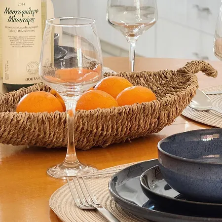 Holiday home 5-min Walk To - Bright 2-br With Private Garden & Sunset Views