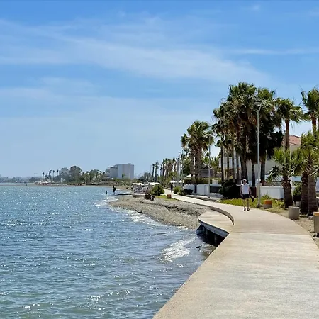 5-min Walk To - Bright 2-br With Private Garden & Sunset Views