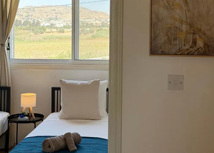 別荘 5-min Walk To - Bright 2-br With Private Garden & Sunset Views オロクリニ