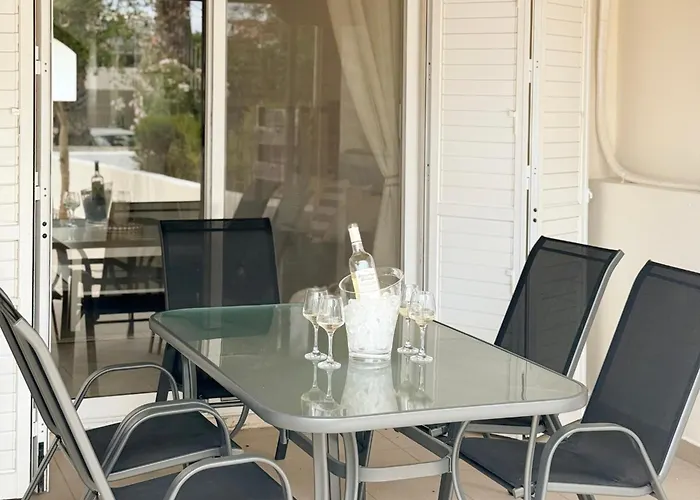 別荘 5-min Walk To - Bright 2-br With Private Garden & Sunset Views